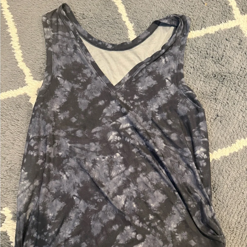 Old Navy Breathe On Tie-Dye Tank - Picture 5 of 8